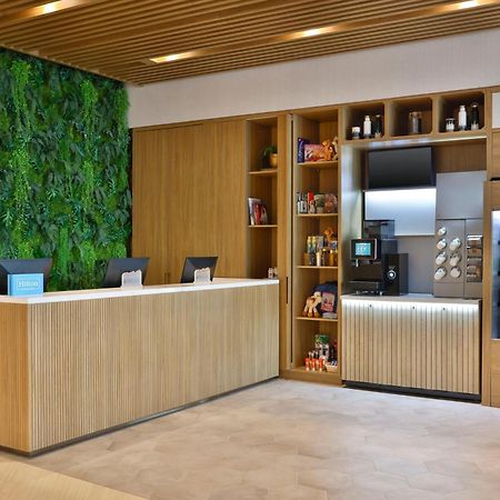 Hilton Garden Inn Dubai Business Bay Exteriör bild