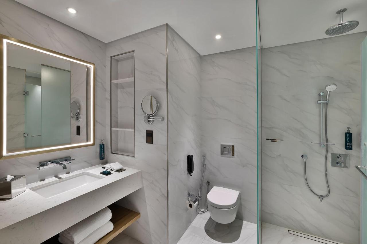Hilton Garden Inn Dubai Business Bay Exteriör bild
