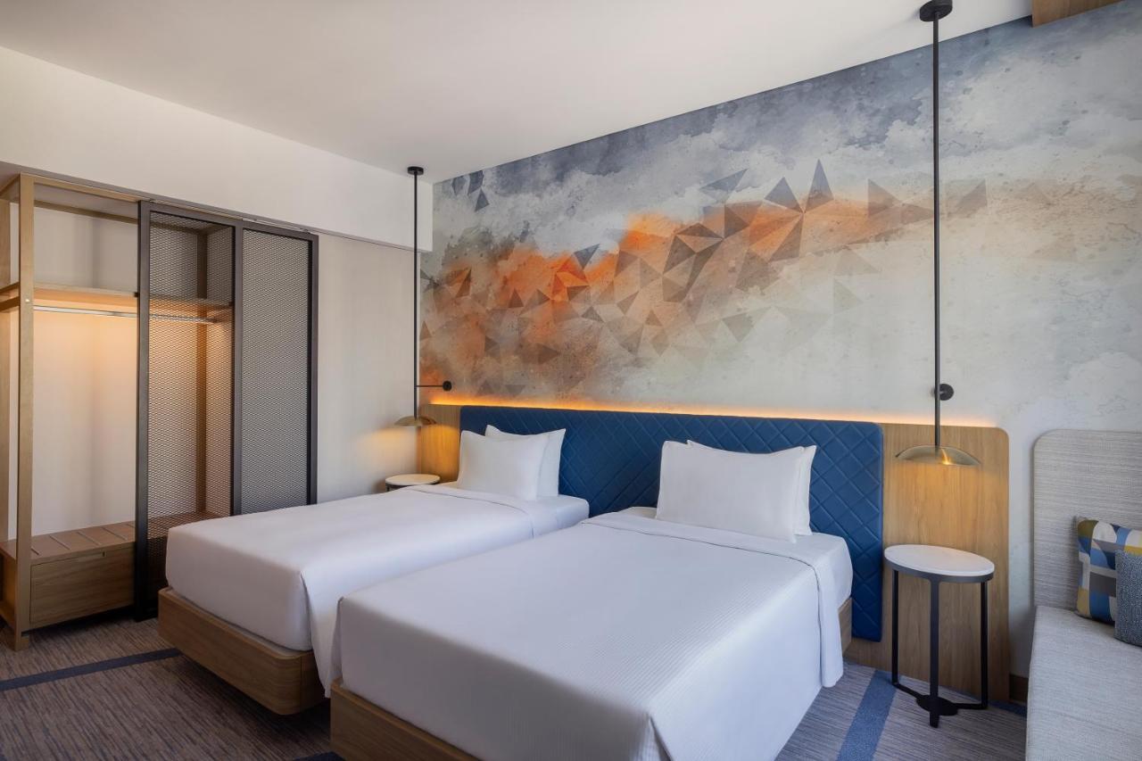 Hilton Garden Inn Dubai Business Bay Exteriör bild