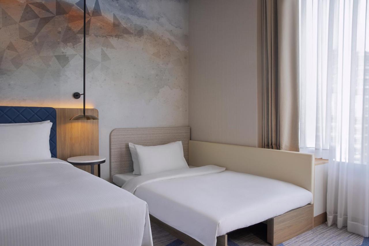 Hilton Garden Inn Dubai Business Bay Exteriör bild