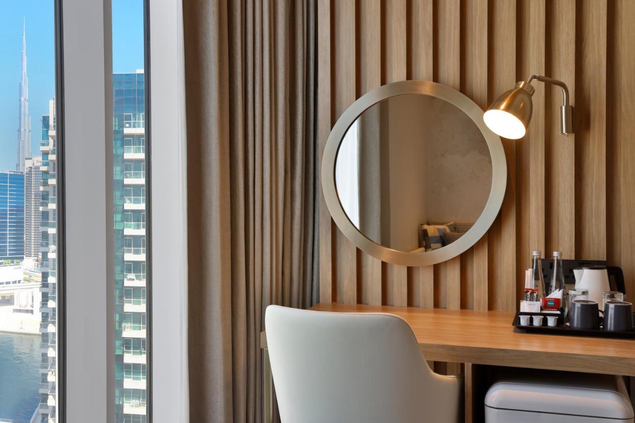 Hilton Garden Inn Dubai Business Bay Exteriör bild