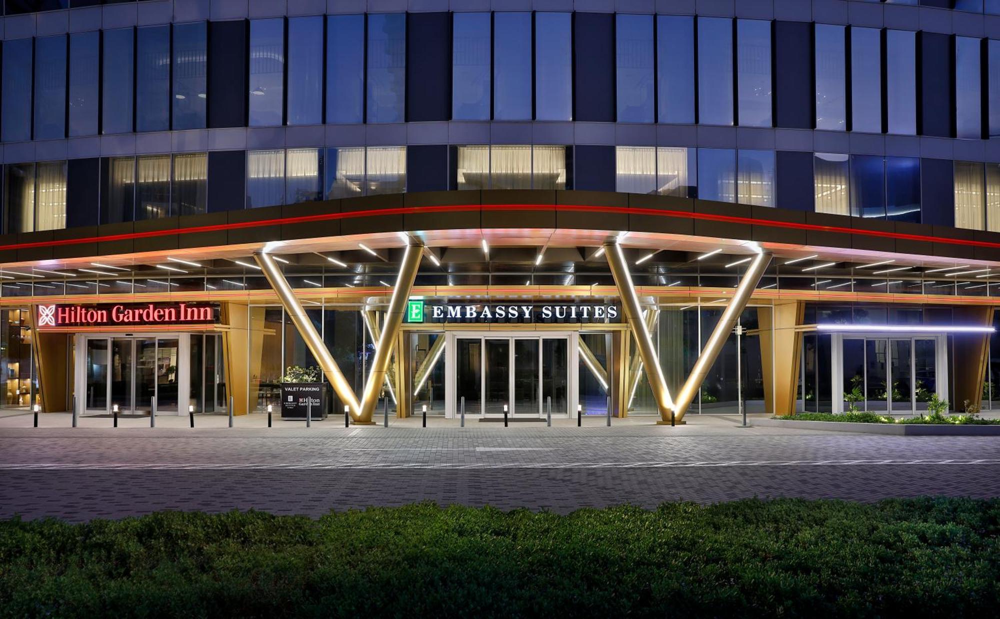 Hilton Garden Inn Dubai Business Bay Exteriör bild
