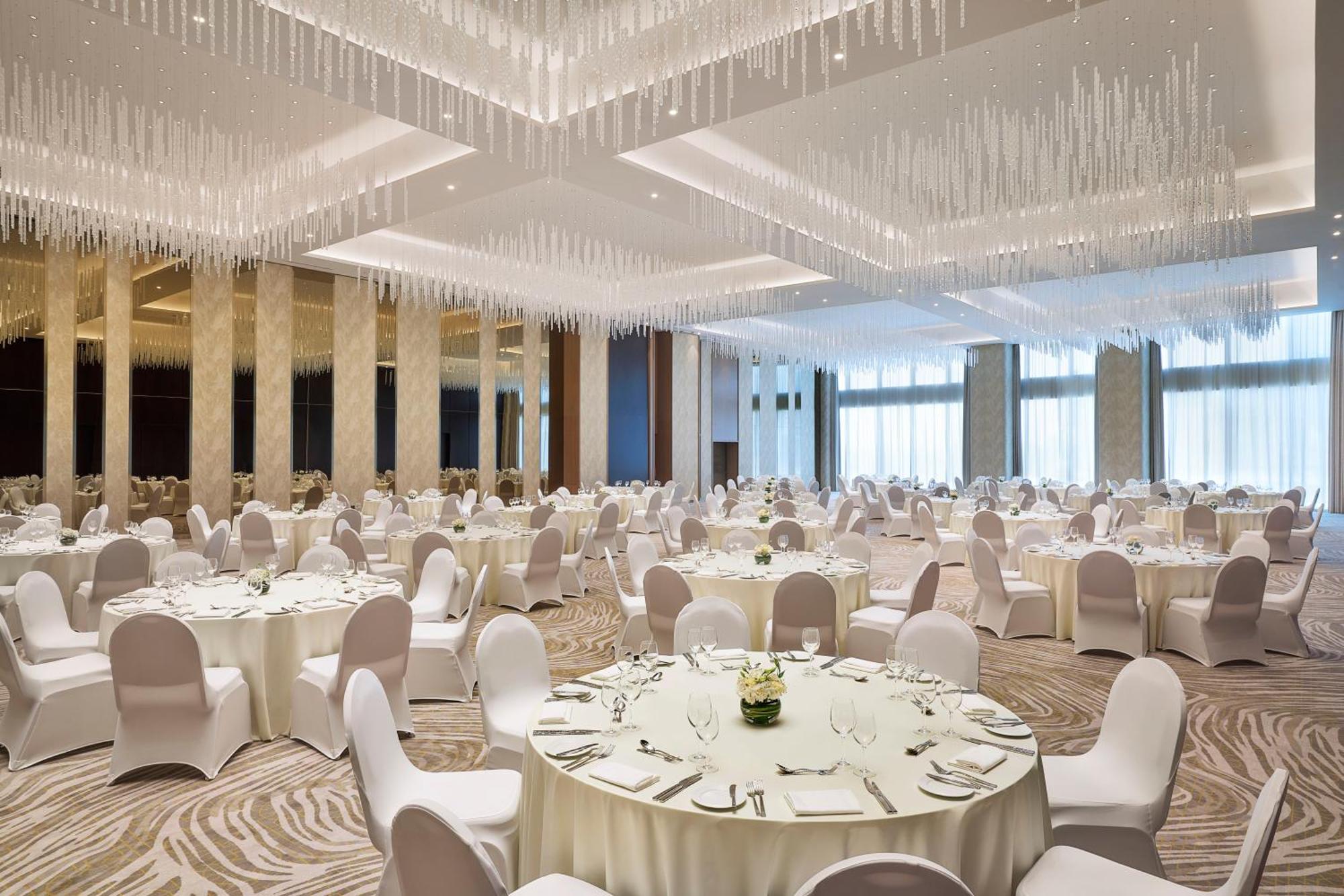 Hilton Garden Inn Dubai Business Bay Exteriör bild